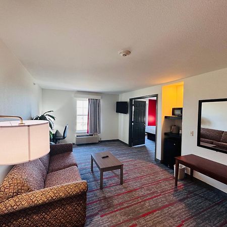 Ramada By Wyndham Sparta/At Speedway Exterior foto