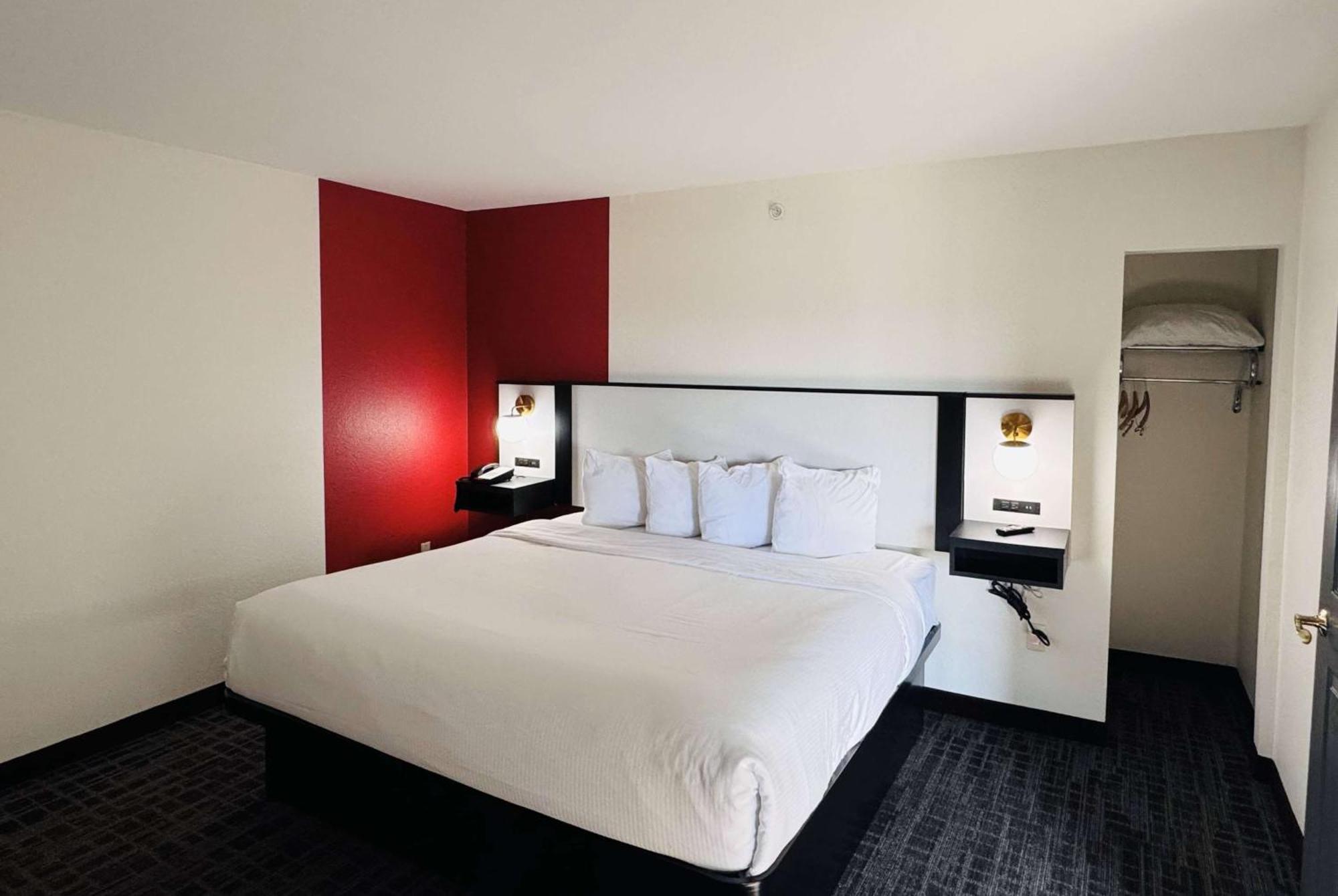 Ramada By Wyndham Sparta/At Speedway Exterior foto